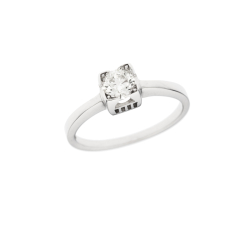 Prsten z bílého zlata s diamantem