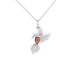 Přívěsek z bílého zlata s granátem a diamanty. Délka řetízku 45cm