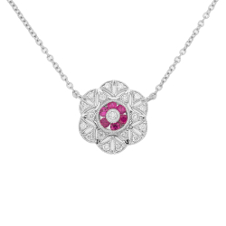 Přívěsek z bílého zlata s diamanty a rubíny. Délka řetízku 42 - 45cm