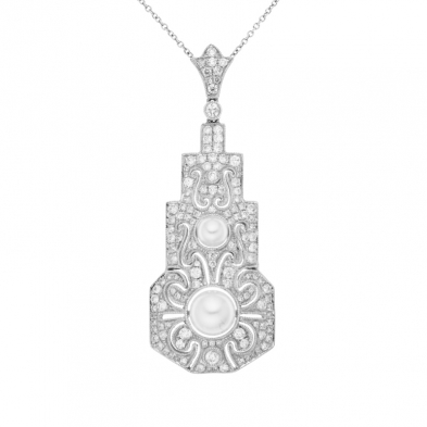 detail Přívěsek z bílého zlata ve stylu art deco s perlou a diamanty.Délka 42-45cm