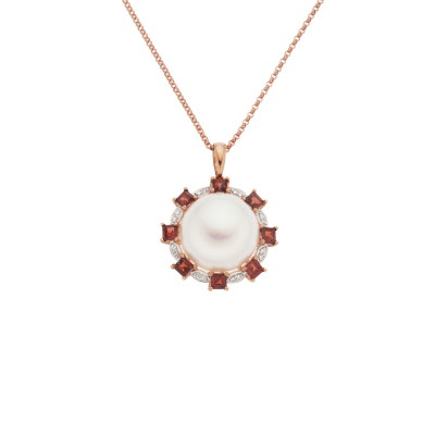 Náhrdelník z růžového zlata s perlou, granáty a diamantem. Délka 40,5cm