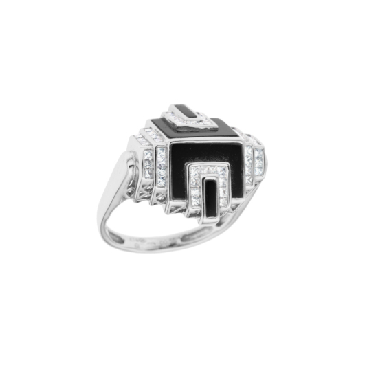 detail Prsten z bílého zlata s onyxy a diamanty. Ve stylu art deco