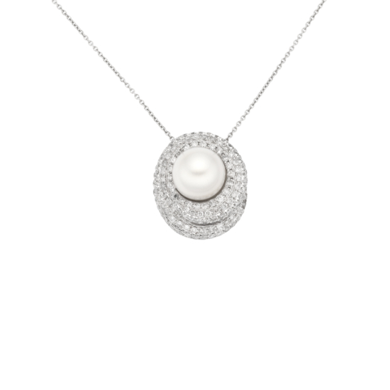 detail Přívěsek z bílého zlata s perlou a diamanty.Na řetízku o délce 46cm