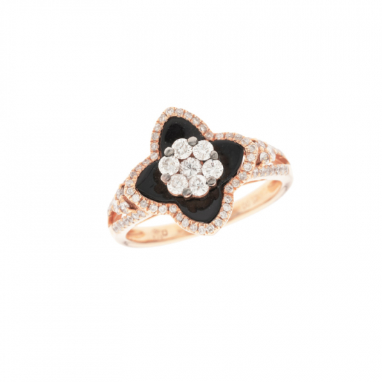 detail Prsten z růžového zlata s diamanty a onyxem