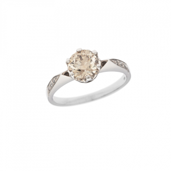 detail Prsten z bílého zlata s diamanty