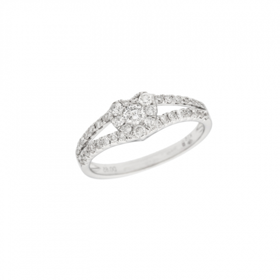detail Prsten z bílého zlata ve tveru srdce s diamanty